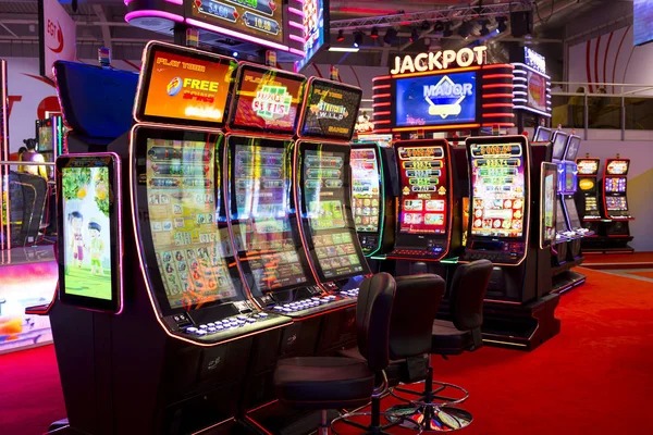 rohtoto Live Tables & Slots in One Tab